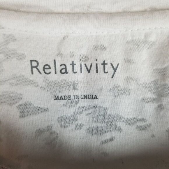 Relativity Abstract Print Burnout Tee. Size L. - Picture 2 of 8